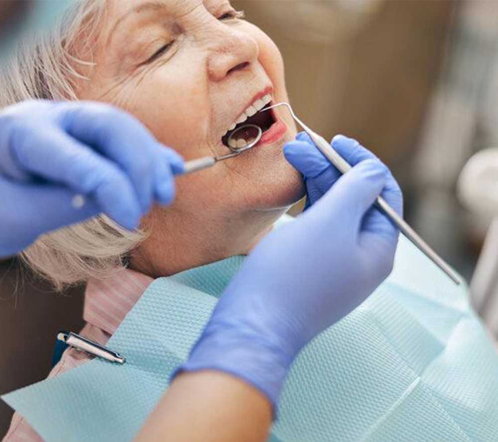 İmplant Diş Tedavisinde En Sık Tercih Edilen Yöntemler Nelerdir?