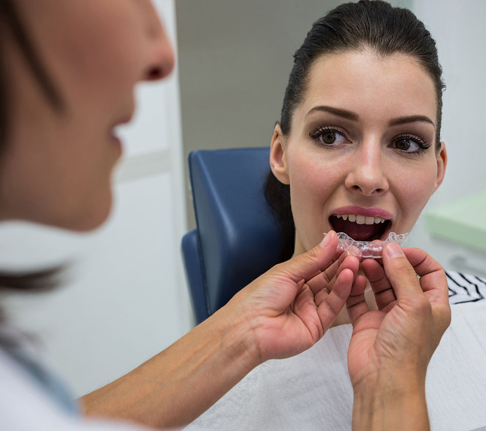Diş Telleri ve Braketlere Veda, Kişiye Özel Plaklarla Şeffaf Plak Tedavisi
